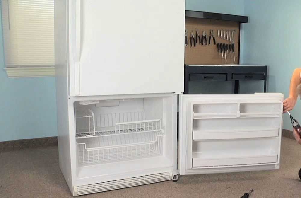 встроенный холодильник в кухонный гарнитур