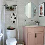 Как сделать интерьер стильным: картины в ванной комнате