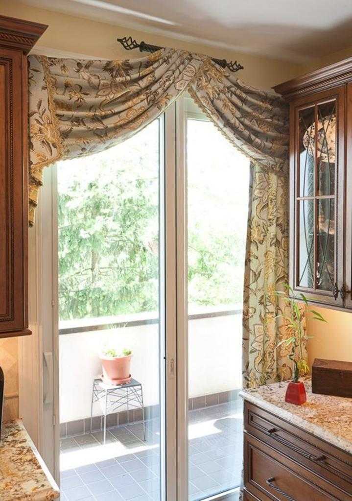 как подобрать красивые шторы на кухню