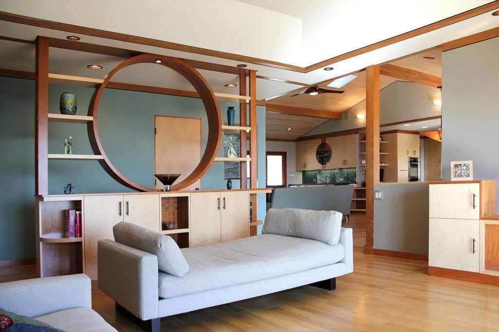 деревянные перегородки для зонирования пространства в комнате