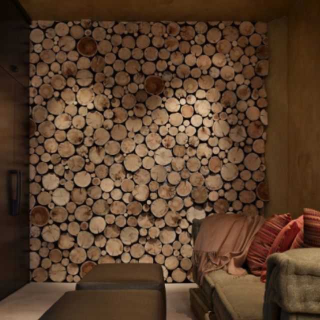 Стена из спилов дерева