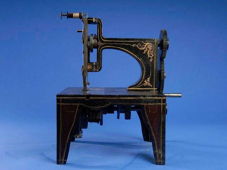 первая швейная машинка Зингер