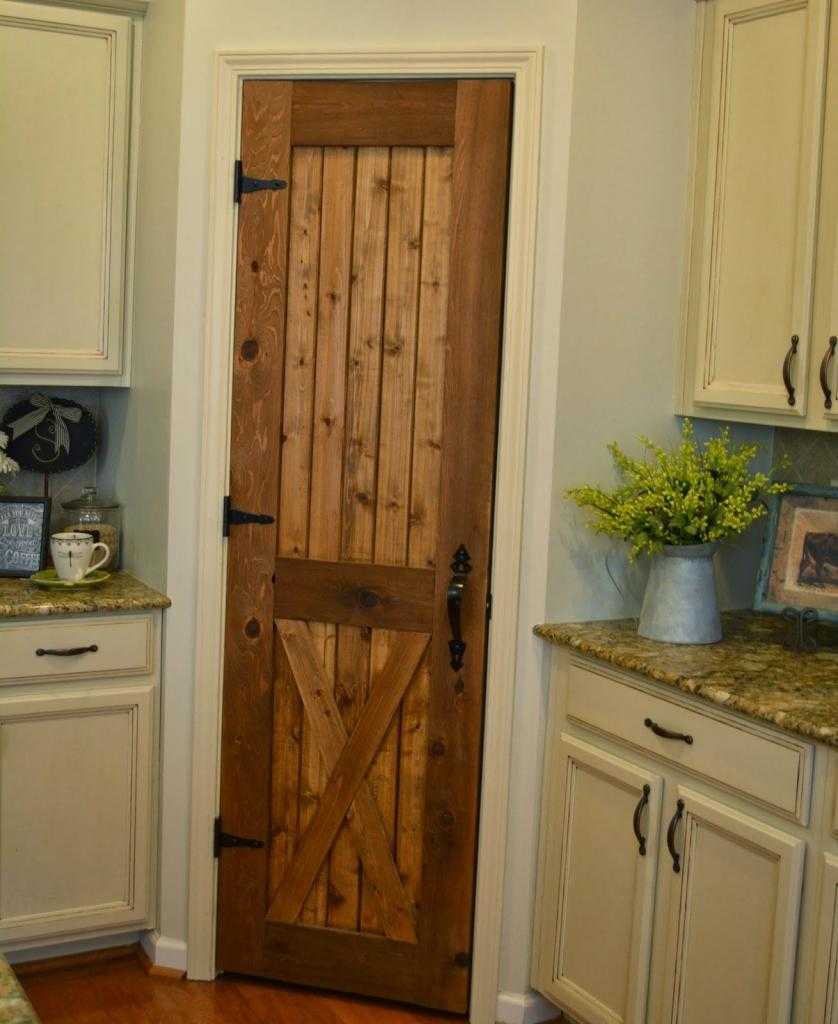 Дверь на кухне нужна или нет
