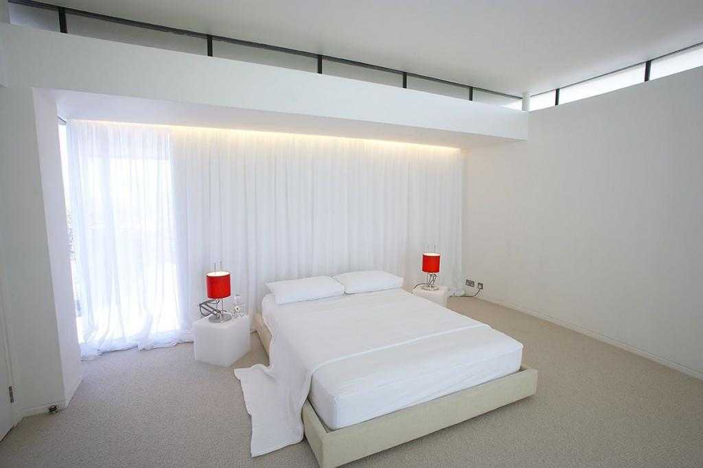 белая спальня в стиле